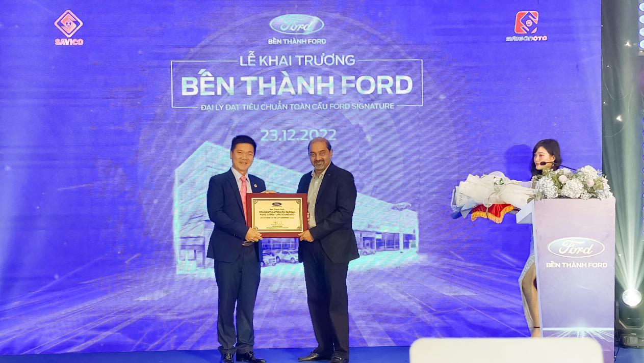 Ben Thanh Ford khai truong showroom moi tai Che Lan Vien