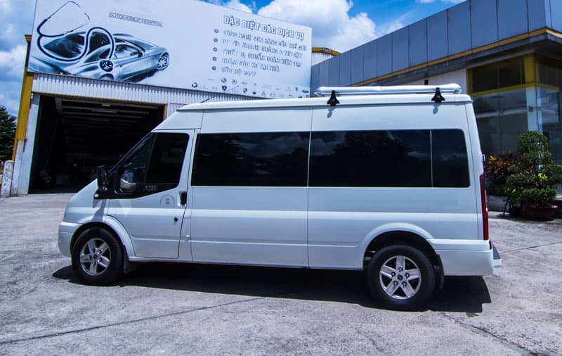Ford Transit Limousine Trắng