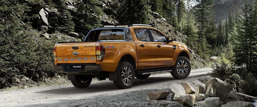 phần đuôi xe ford ranger