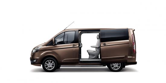 Ford Tourneo ngoại thất - Phần bên hong