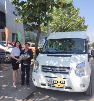 Ford Transit Medium SVP trao đến khách hàng Hồ Hùng Em, Quận 7