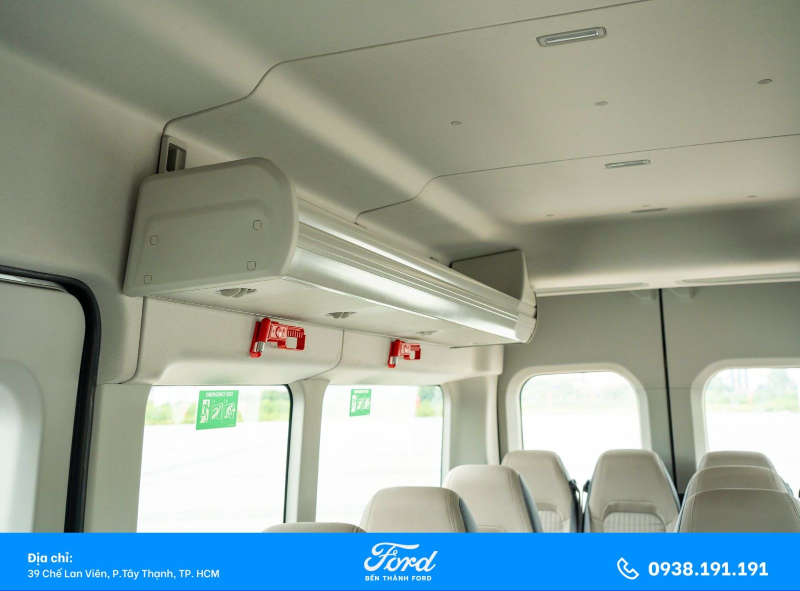 Ford Transit Premium+ thế hệ mới với trần cao vượt trội 