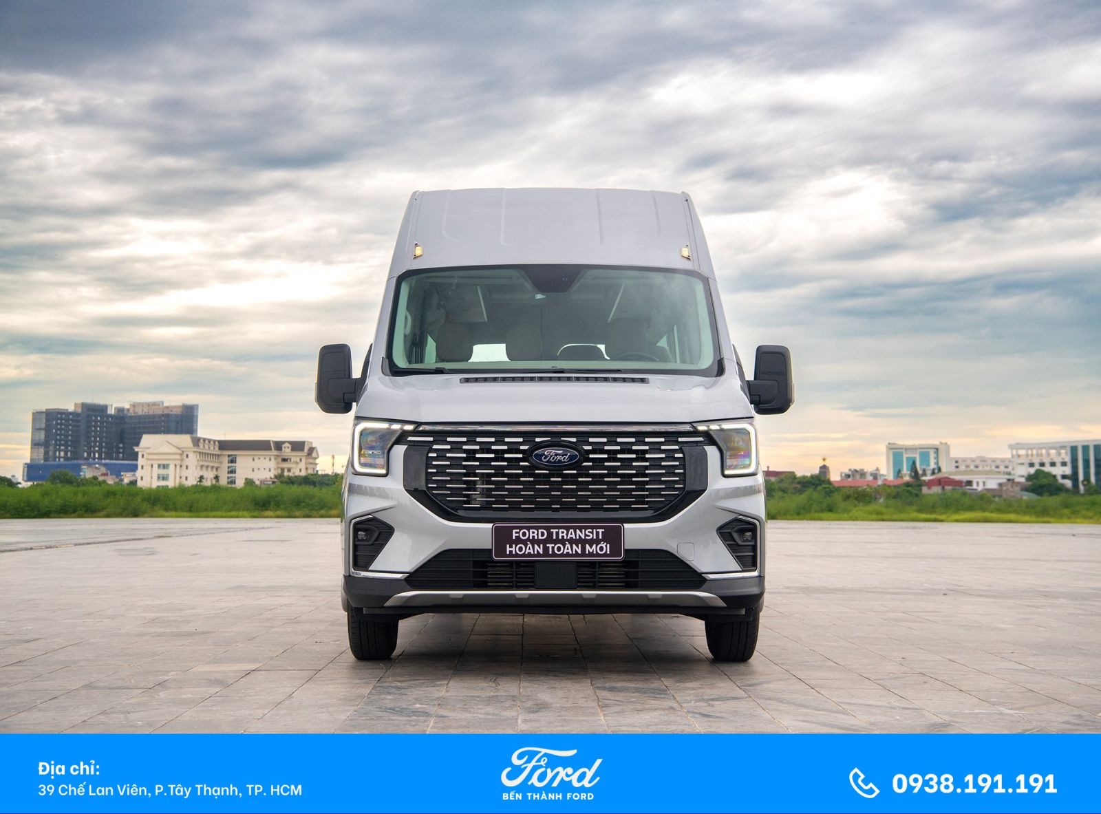 Ford Transit Premium+ thiết kế đầu xe nhận diện cao