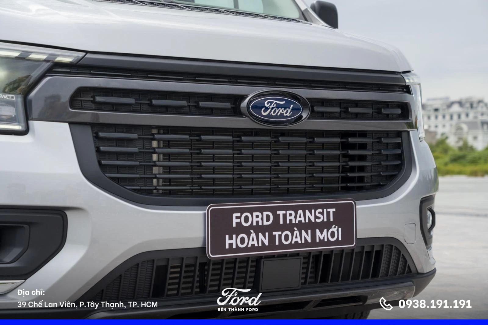 Ford Transit Trend đầu xe 