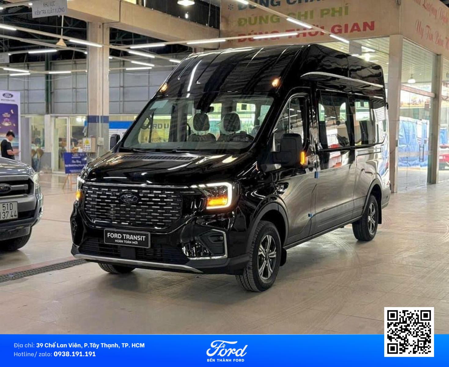 Ford transit hoàn toàn mới 2026 màu đen