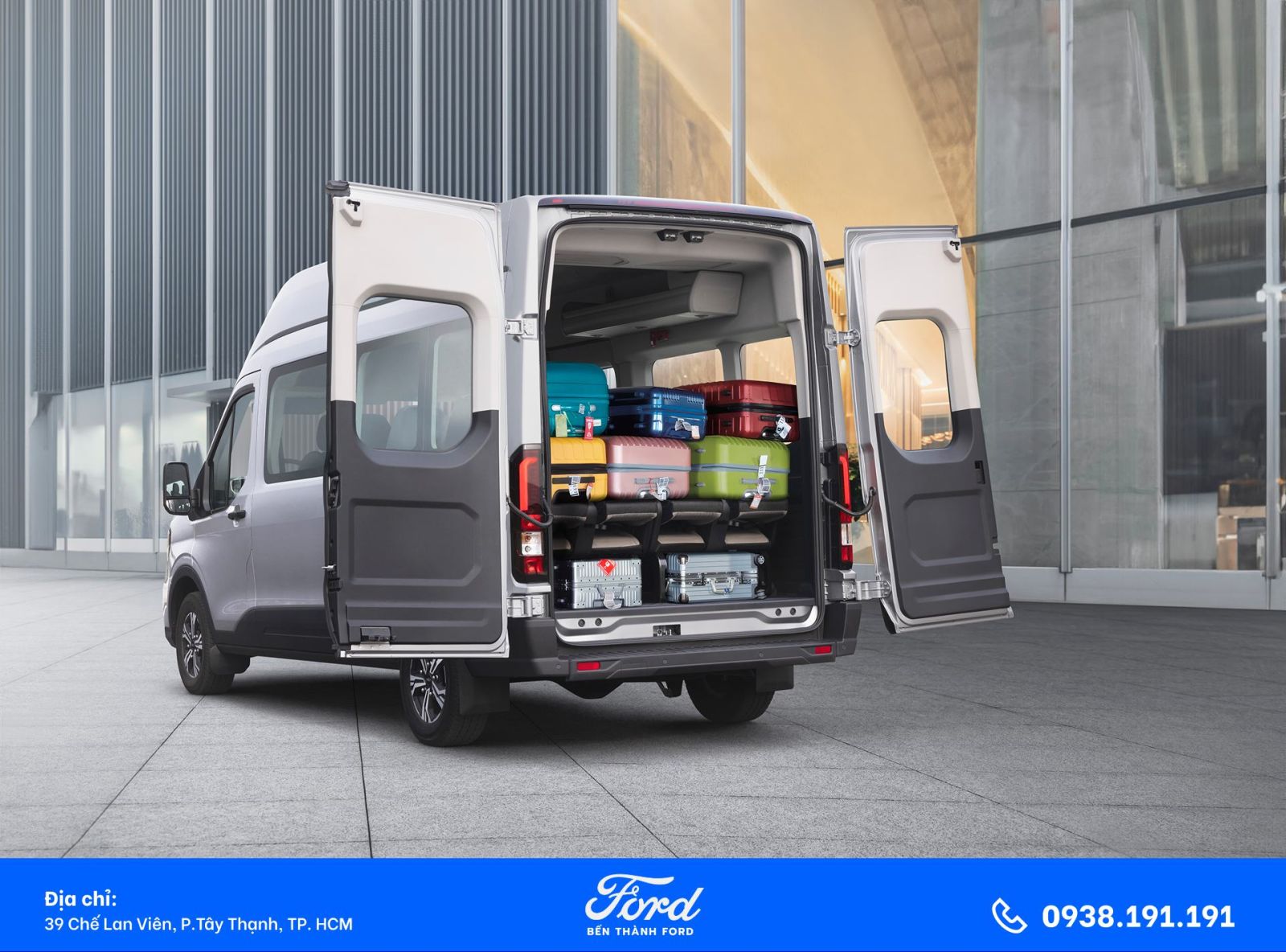 Không gian để đồ của ford transit 16 chỗ