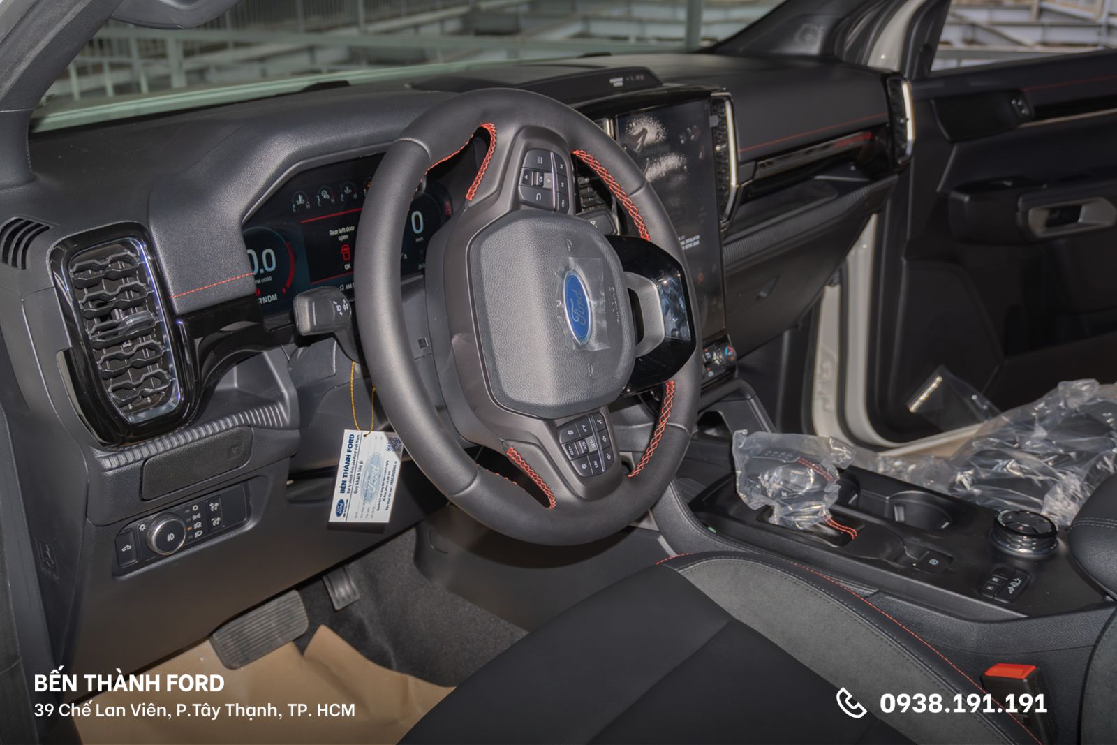 khoang trước Ford Ranger Stormtrak