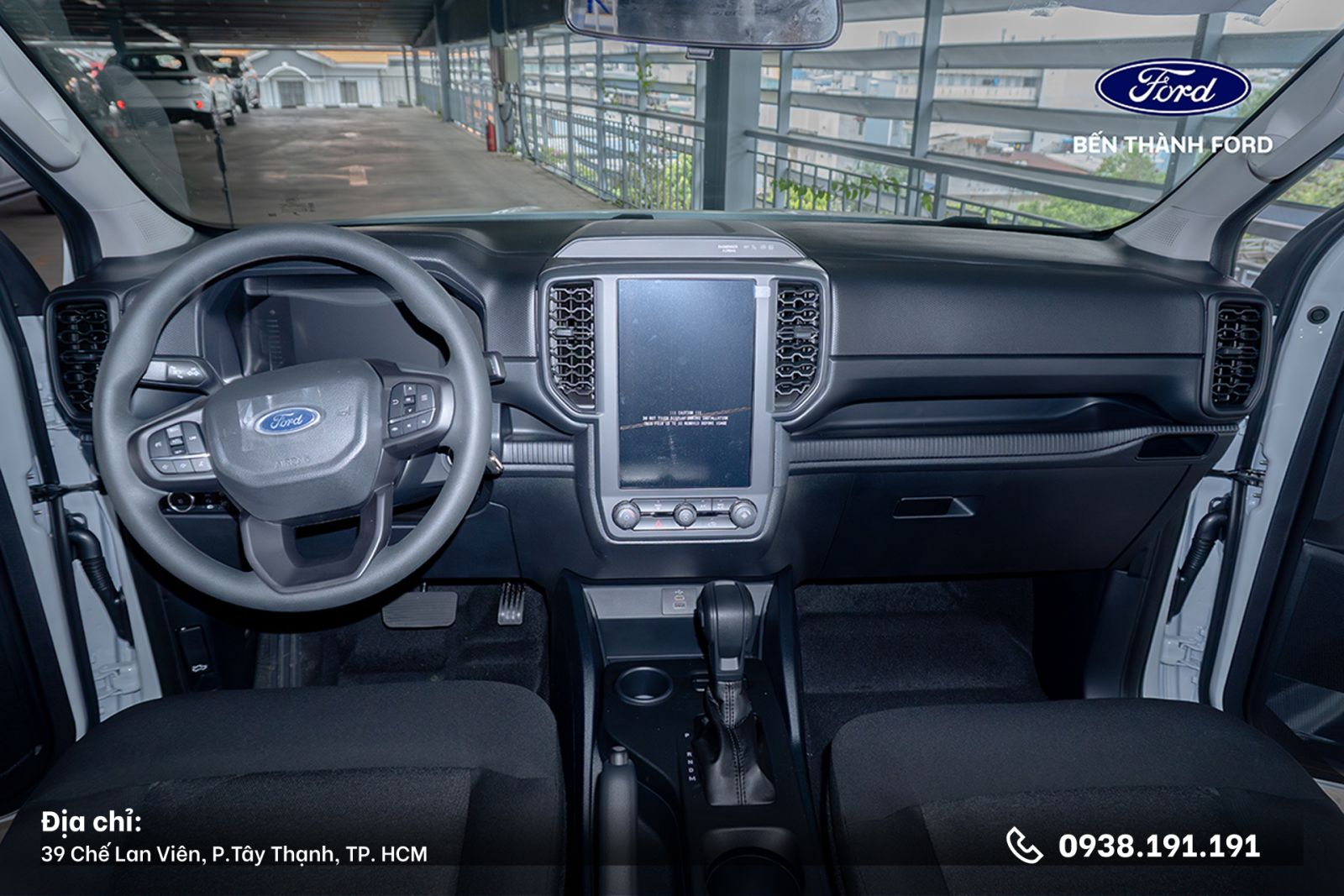 Màn hình trung tâm hơn 10 inch